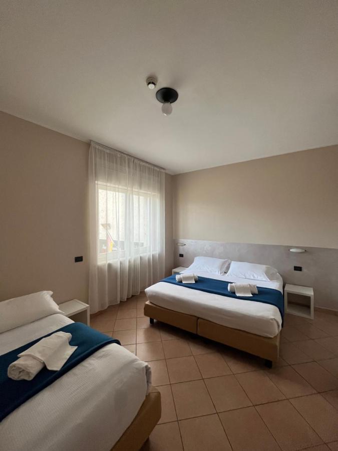 Al Centro Bed & Breakfast แวร์บาเนีย ภายนอก รูปภาพ