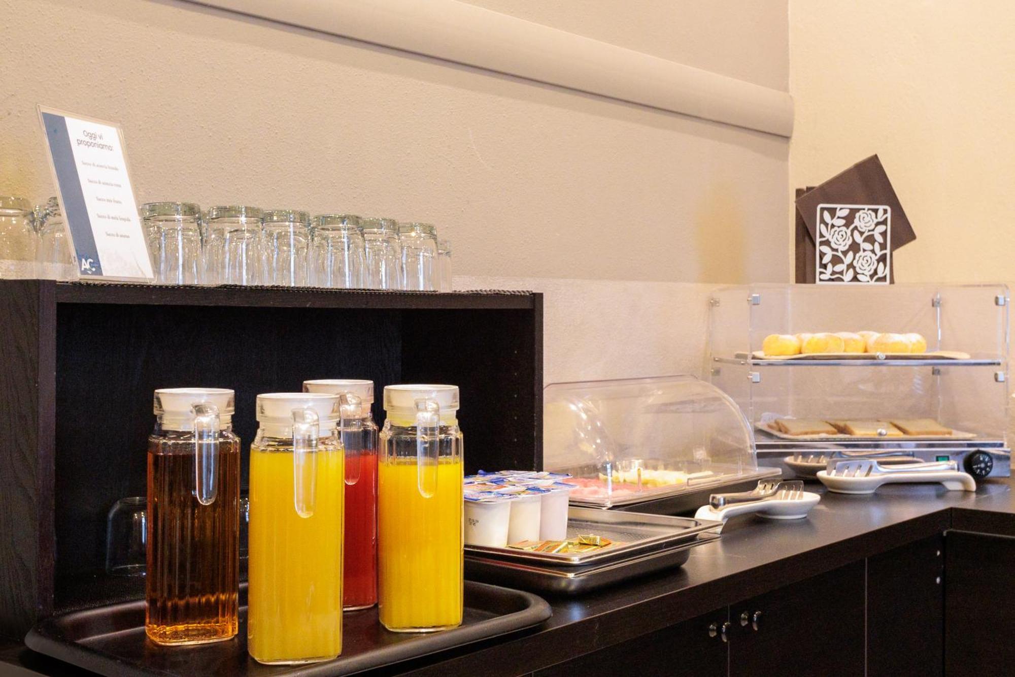 Al Centro Bed & Breakfast แวร์บาเนีย ภายนอก รูปภาพ