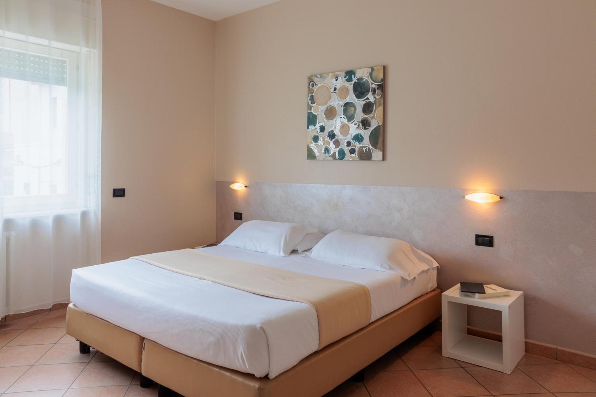Al Centro Bed & Breakfast แวร์บาเนีย ภายนอก รูปภาพ